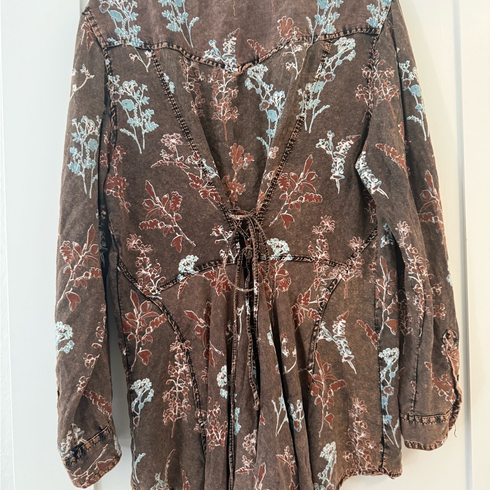 Back In The Saddle Floral Brown Button-Up Women's Top - Picture 4 of 5